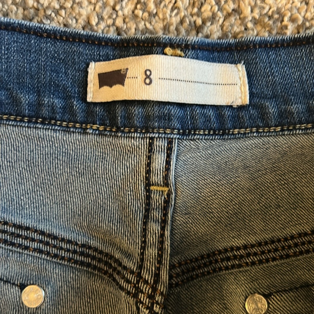 Women’s Levi Blue Denim Shorts - Picture 2 of 5